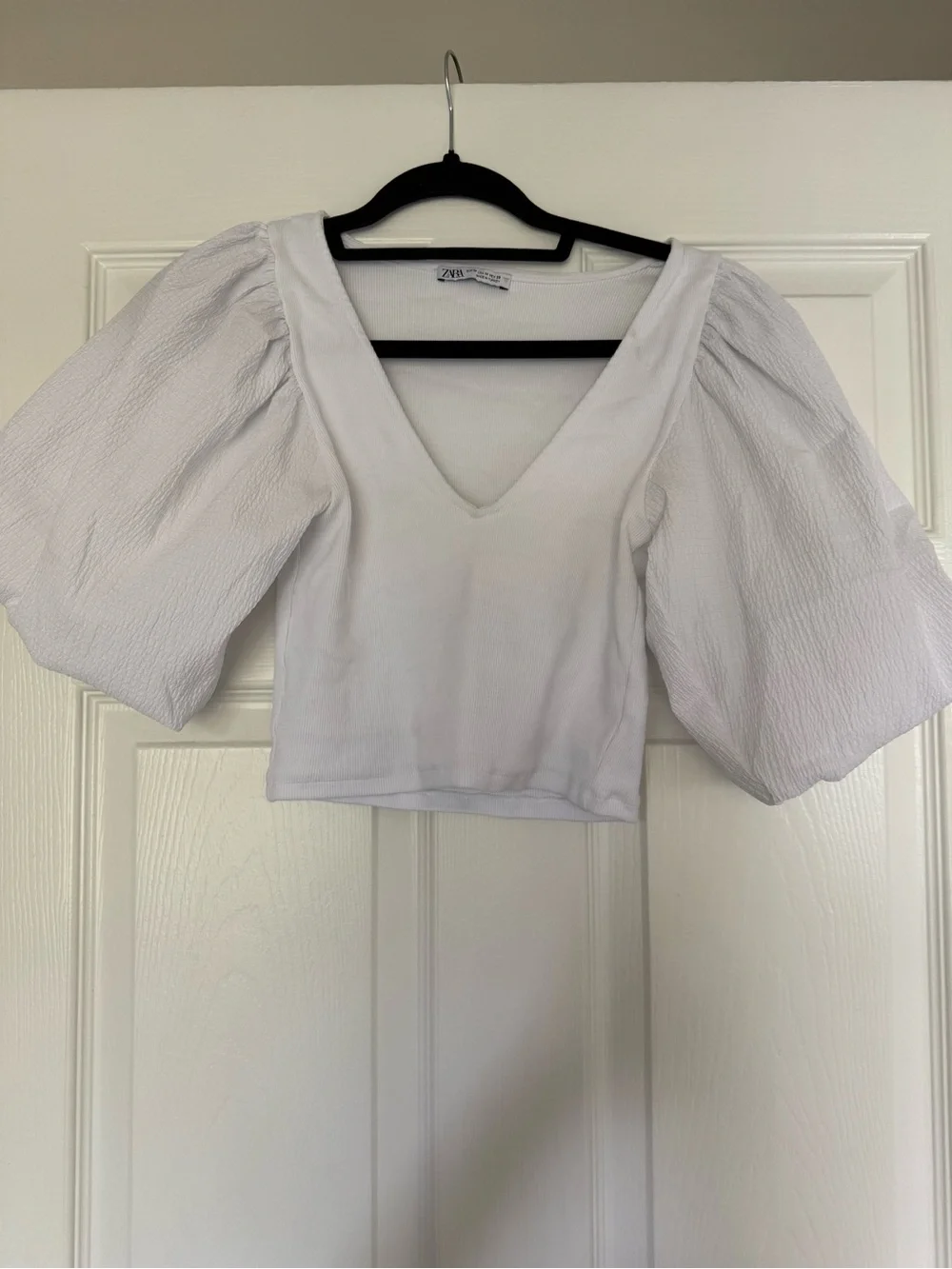 Zara White V-Neck Puff-Sleeve Crop Top